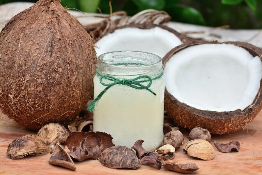 olej kokosowy w kosmetyce, olej kokosowy na twarz, olej kokosowy na ciało, właściwości i zastosowanie, www.praktycznyblog.pl