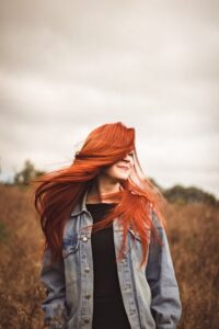 Jak dbać o rude włosy
